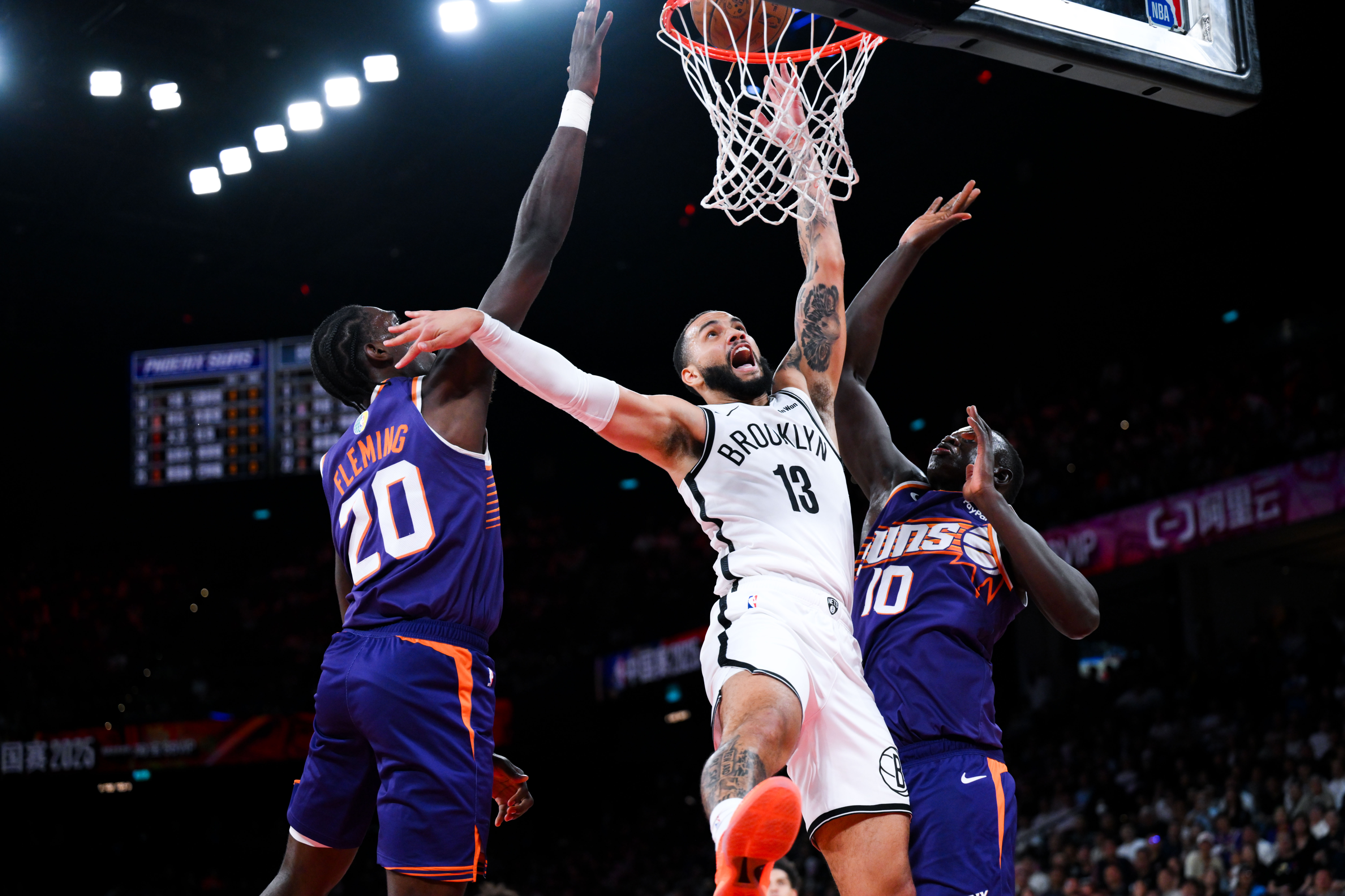 乐动体育APP-雷霆闯进季后赛，篮网东部王座之争